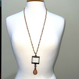 18" peach stone necklace. Perfect  Condition.